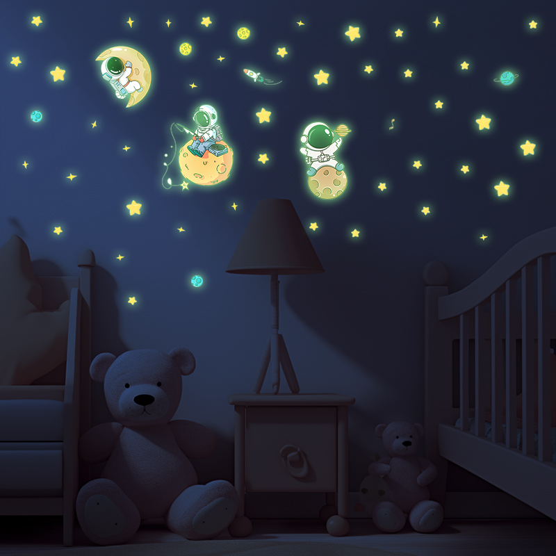 宇宙飛行士と月をテーマにした明るいウォールステッカー,男の子 - Glow In Dark Stars のレビューと価格