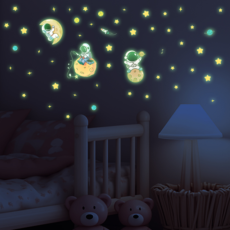 宇宙飛行士と月をテーマにした明るいウォールステッカー,男の子 - Glow In Dark Stars のレビューと価格